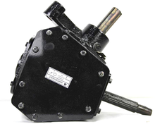 Load image into Gallery viewer, Reman Bevel Gearbox #47773423R