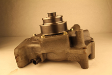 Load image into Gallery viewer, Reman-Water Pump #82847712R