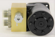 Load image into Gallery viewer, New Holland - Reman MOTOR, HYD - 84142006R