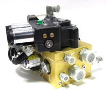 Load image into Gallery viewer, Reman Hydraulic Valve #47533455R