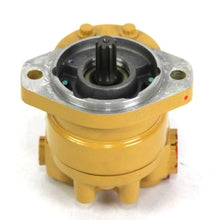 Load image into Gallery viewer, NEW HOLLAND CE - REMAN-HYD PUMP - 86528340R