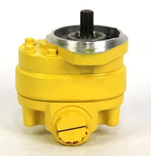 Load image into Gallery viewer, NEW HOLLAND CE- REMAN-HYD PUMP - 86528341R